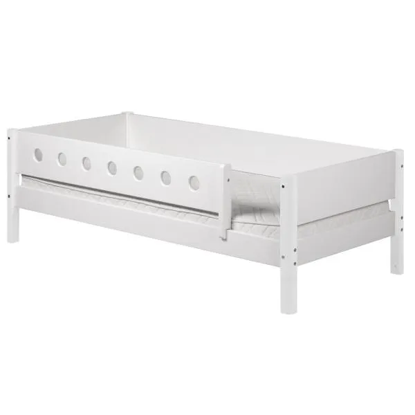 Flexa White Einzelbett 90x200 cm vordere Sicherung weiß Flexa White Einzelbett 90x200 cm vordere Sicherung weiß