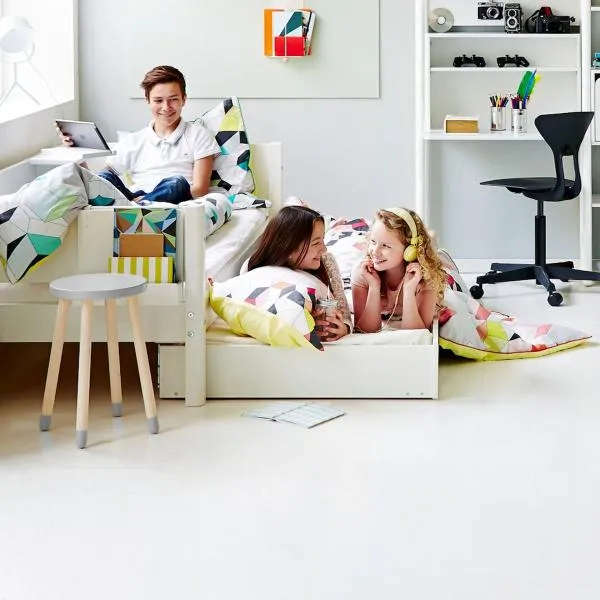 White Einzelbett 90x200 mit Gästebett weiß White Einzelbett 90x200 mit Gästebett weiß